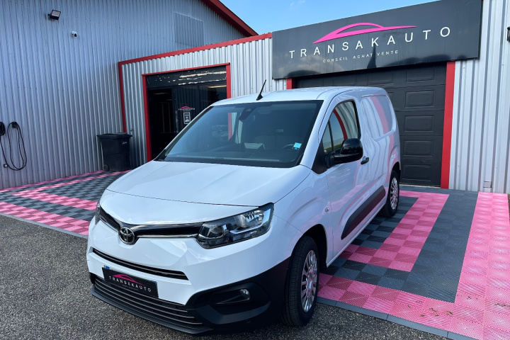 TOYOTA PROACE CITY FOURGON MC23